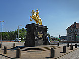  Ansicht von Citysam  Bekannteste Sehenswürdigkeit am Platz: Der Goldene Reiter