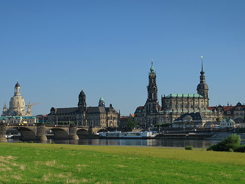 Canalettoblick mit Wiese Fotos