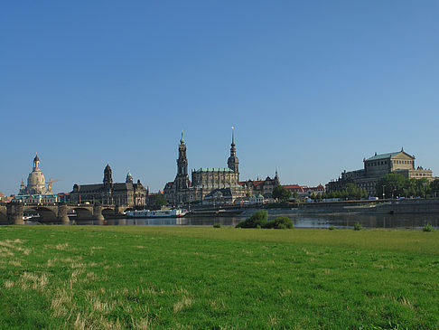 Fotos Canalettoblick mit Wiese | Dresden