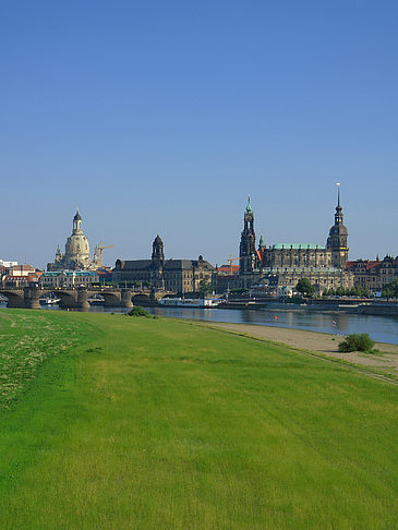 Foto Canalettoblick mit Wiese - Dresden