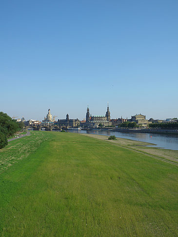 Canalettoblick mit Wiese Fotos