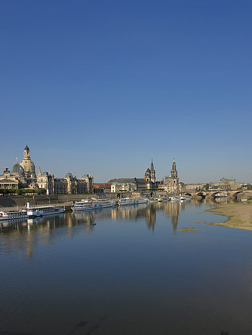 Elbe vor dem Terrassenufer
