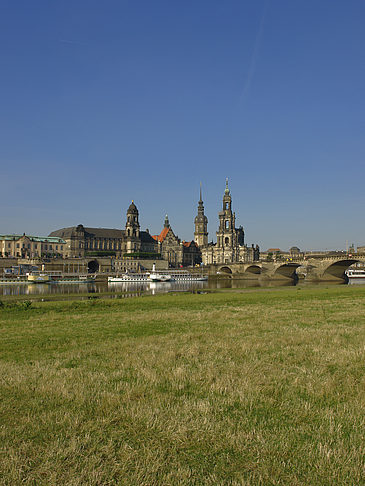 Blick auf die Brühlsche Terrasse Foto 