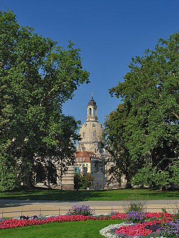 Garten vor Frauenkirche