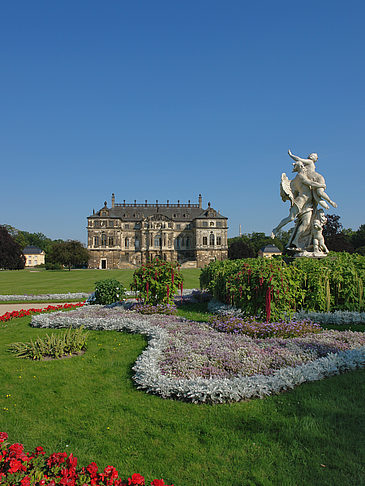 Statue vor dem Palais