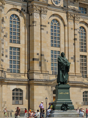 Lutherdenkmal vor der Frauenkirche Fotos