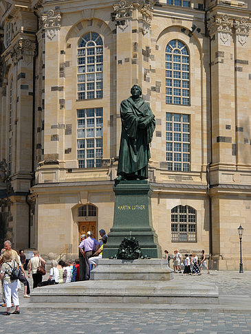 Lutherdenkmal vor der Frauenkirche Fotos