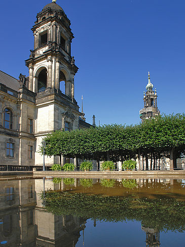 Foto Teich vor dem Gericht - Dresden