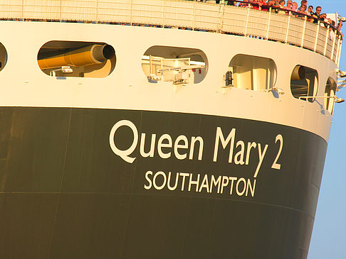 Queen Mary 2 Nahaufnahme - Hamburg (Hamburg)