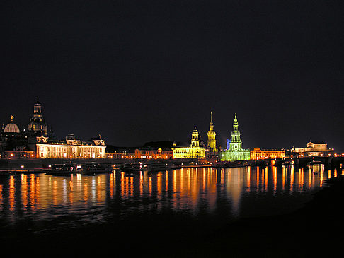 Fotos Brühlsche Terrasse bei Nacht