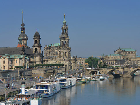 Augustusbrücke mit Schlossplatz Fotos