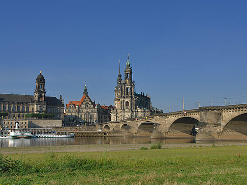 Fotos Augustusbrücke mit Wiese