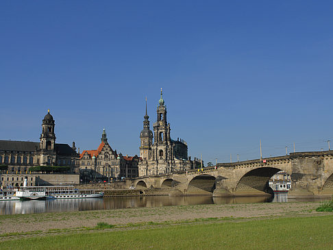 Fotos Augustusbrücke mit Wiese