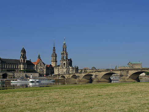 Fotos Augustusbrücke mit Wiese | Dresden