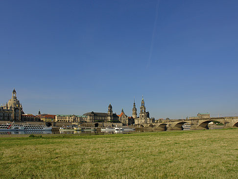 Foto Brühlsche Terrasse mit Wiese - Dresden