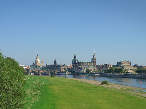 Canalettoblick mit Wiese