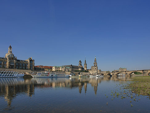 Elbe vor dem Terrassenufer