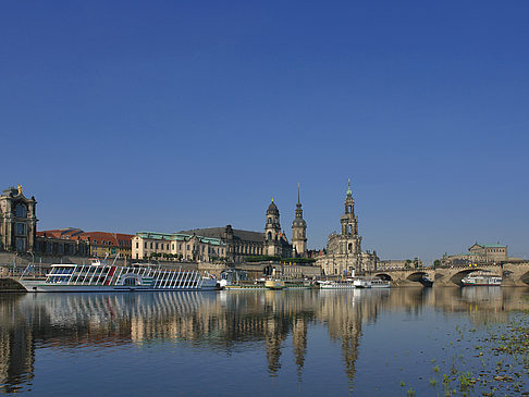 Elbe vor dem Terrassenufer