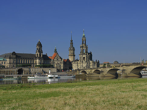 Blick auf die Brühlsche Terrasse Foto 
