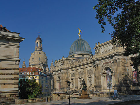 Frauenkirche und Kunstakademie Foto 