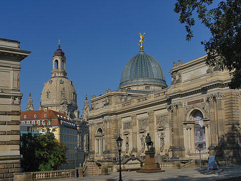 Frauenkirche und Kunstakademie