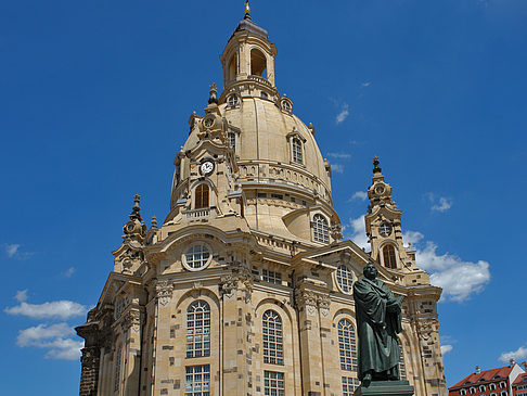Frauenkirche und Lutherdenkmal Foto 