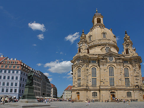 Frauenkirche und Neumarkt Foto 