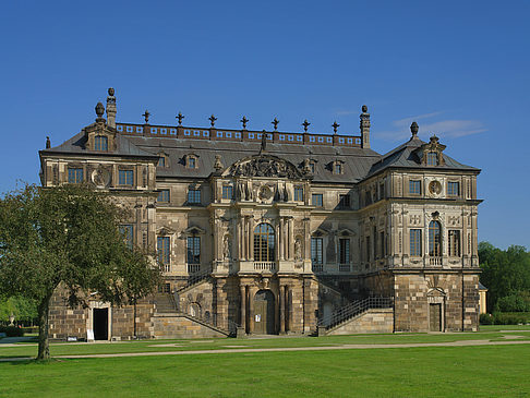 Foto Palais mit Wiese - Dresden