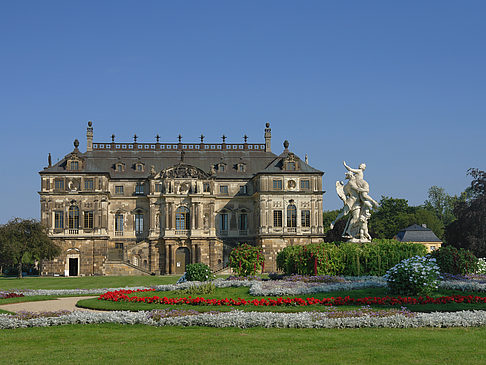 Fotos Statue vor dem Palais | Dresden