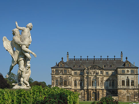 Fotos Statue vor dem Palais | Dresden