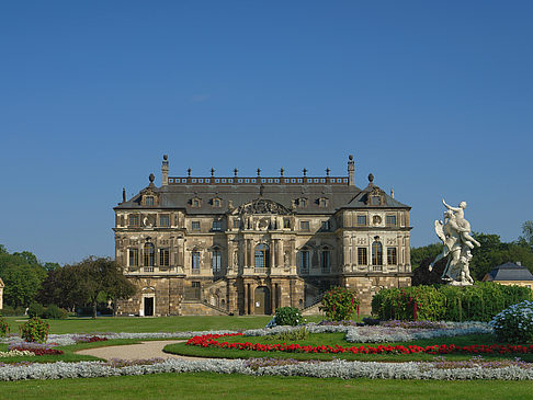 Fotos Statue vor dem Palais | Dresden