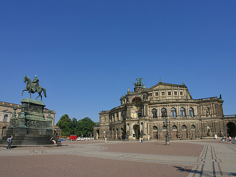 Fotos König-Johann-Statue mit Semperoper | Dresden