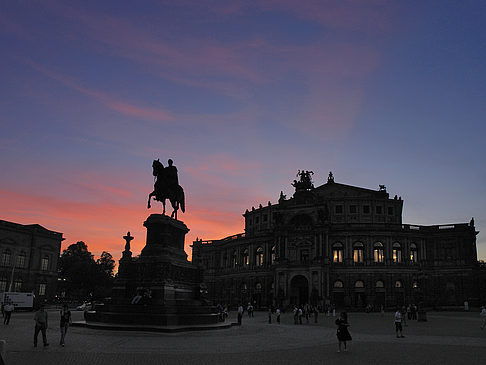 Fotos Statue und Semperoper | Dresden