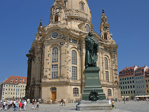 Lutherdenkmal vor der Frauenkirche Foto 