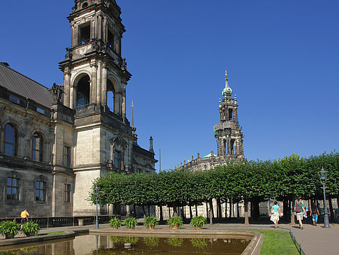 Foto Teich vor dem Gericht - Dresden
