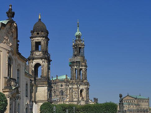 Oberlandesgericht mit Hofkirche