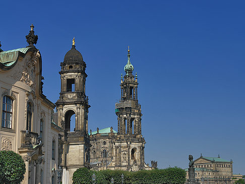 Oberlandesgericht mit Hofkirche