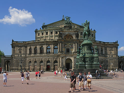 Fotos König-Johann-Statue mit Semperoper | Dresden