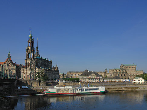 Blick auf den Theaterplatz